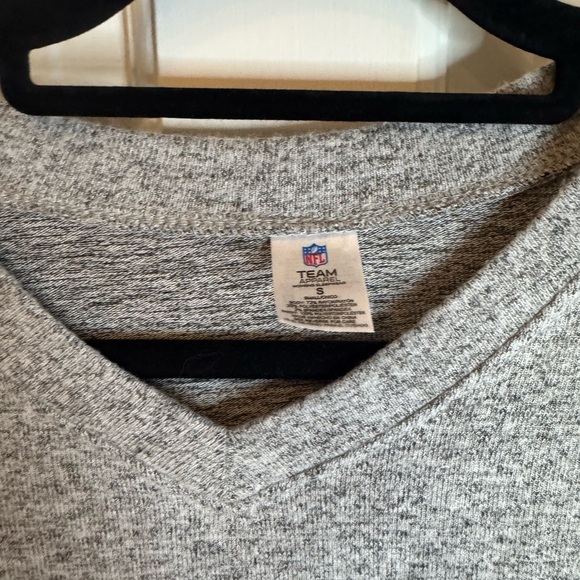 NFL Gray V-Neck Packers Sweater - Picture 3 of 7